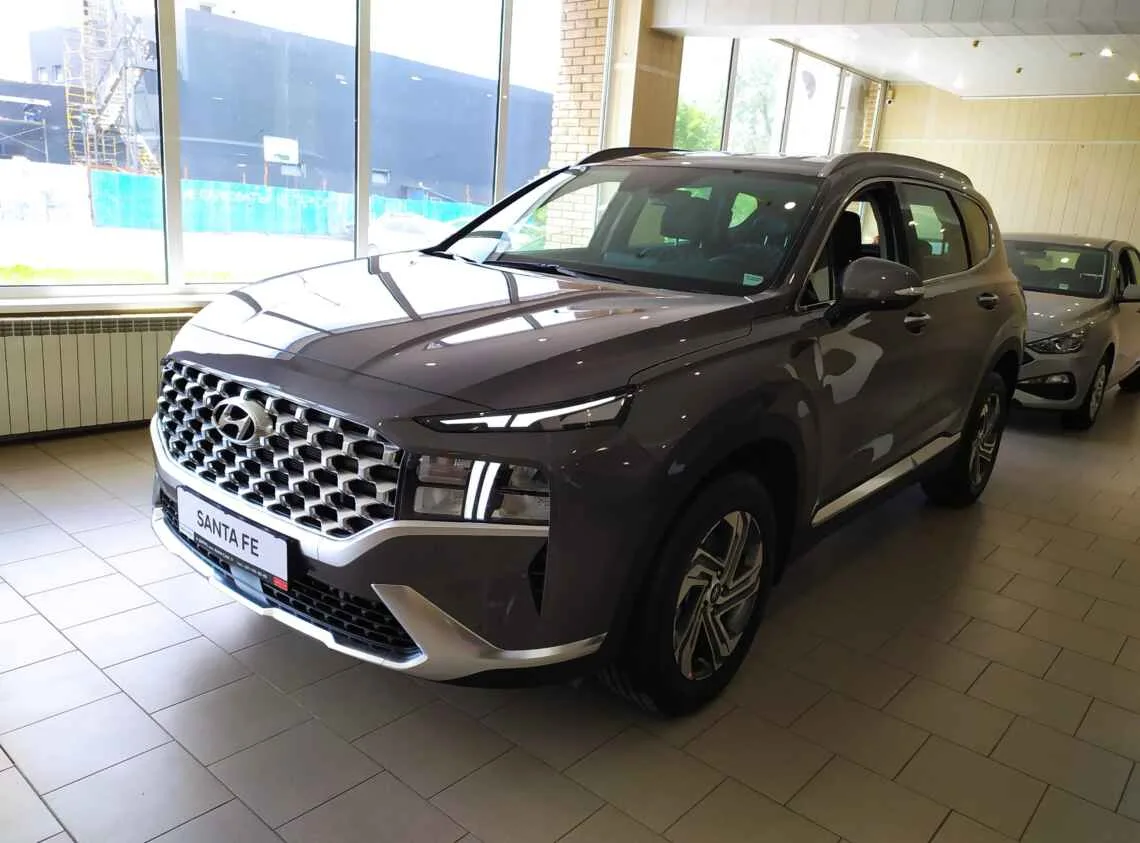 Hyundai Santa Fe 2.2D 2019 года в автосалоне